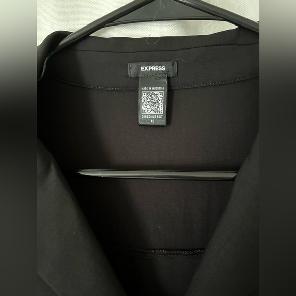Black Express button up tee size XS - Picture 2 of 3